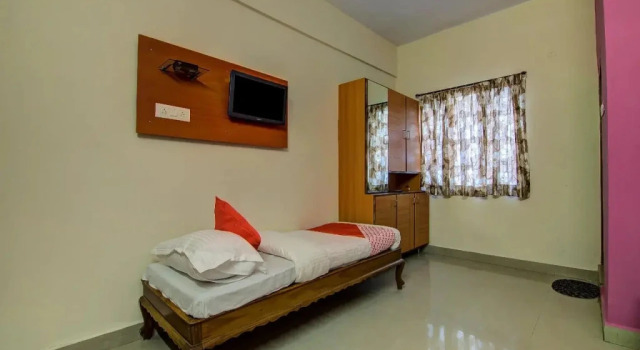 Savera Function Hall By OYO Rooms