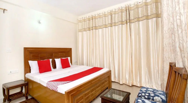 OYO 13128 Home 2BHK Boparai House Barog, Забронировать Дом для отпуска Виллы штата Химачал-Прадеш, Вилла