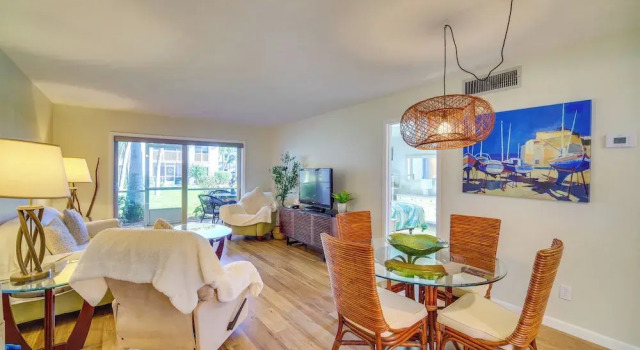 Hutchinson Island Vacation Rental with Beach Access, Buchen Sie Ferienwohnung Fort Pierce Shores Florida