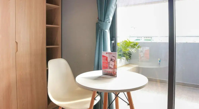 RedDoorz Plus  Le Van Sy Street 2