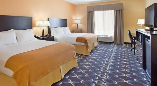 Четырёхместный номер Deluxe Holiday Inn Express & Suites Las Cruces North