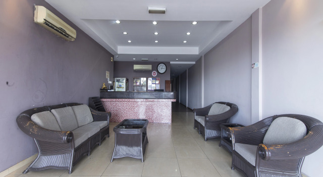 Super OYO 484 Comfort Hotel Kapar, Забронировать Отель Отели Капар с парковкой, Парковка