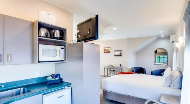 Студия Cumberland Court Motel