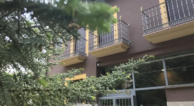 Apartamento Balcón de Jaca I, Book Apartment Hotels in Aragon with Parking, Parking