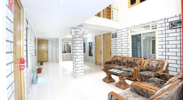 OYO 5956 Hotel Continental Inn 42, Varaa Hotelli Hotellit Chandigarh Region aamiaisella, Aamiainen