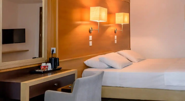 Номер Family Iraklion Hotel