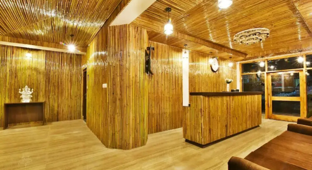 Kapoor Resort, Забронировать Курортный отель Отели Манали с завтраком, Завтраки