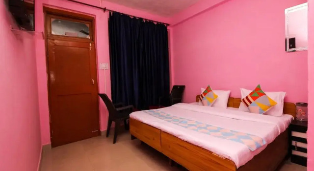 OYO Home 17323 Cozy Stay