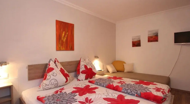Quaint Apartment near Forest in Neukirchen am Großvenediger, Rezerwuj Apartament Hotele w Salzburg z parkingiem, Parking