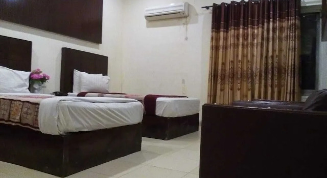 Трёхместный номер Deluxe Gulberg Tower Hotel