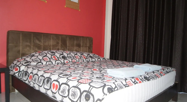 Pineapple Guesthouse Karon
