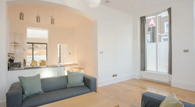 Newly Refurbished Modern 3 Bedroom Apartment in Affluent Fulham