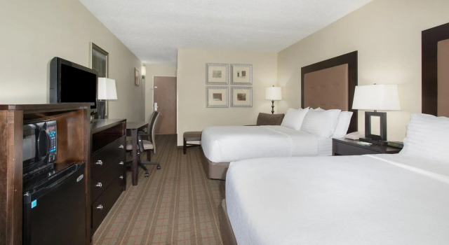 Четырёхместный номер Standard Holiday Inn Riverton-Convention Center by IHG