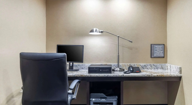 Comfort Inn Dallas North Love Field Airport