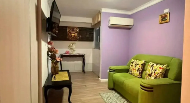 Spacious, Renovated, 2Hb in Style and With Pool