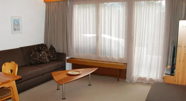 Apartment Valetta Sura by Interhome, Book Apartment Flims 