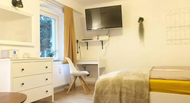 Апартаменты Gemütliche sanierte 1 Zimmer Wohnung mit privatem Parkplatz im Zentrum