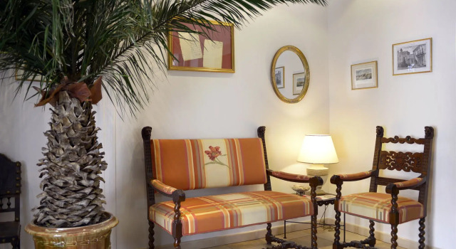 Hotel d'Aragon - Place de la Comédie