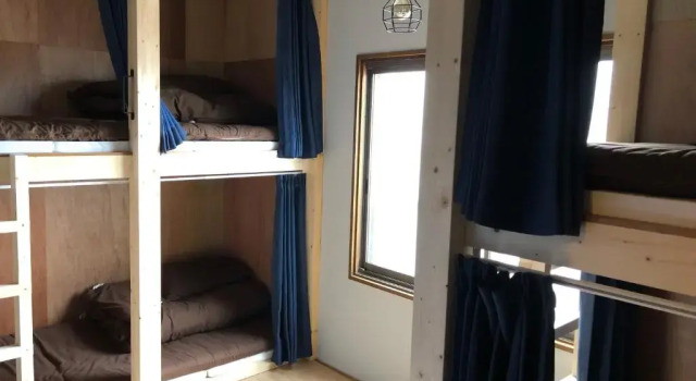 Кровать в общем номере (женский номер) Guesthouse OYADO SAPPORO