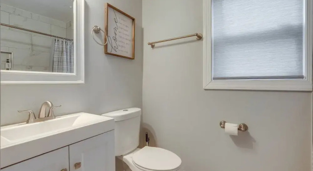 Washington DC Gem with Fenced Backyard, 预订 度假屋 国会山高地 华盛顿都会区