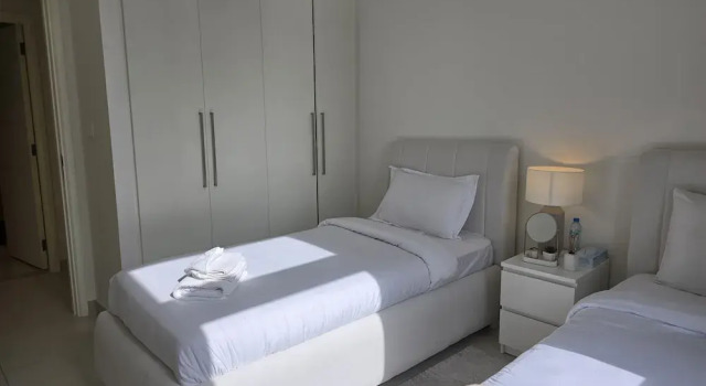 Downtown 2BR | Walk to Burj Khalifa + Dubai Mall