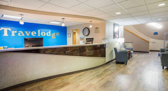 Travelodge by Wyndham Colorado Springs Airport - Peterson SFB, Book Hotel Colorado Springs Colorado
