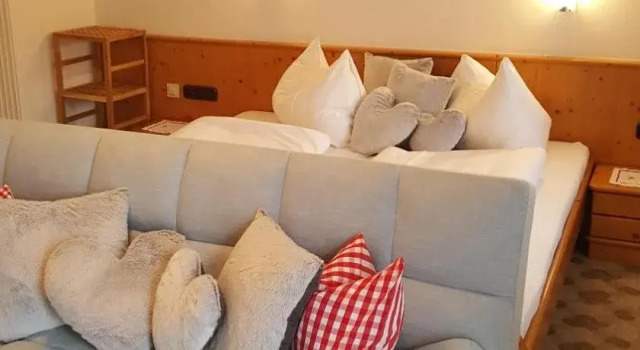 Gasthof Dorfwirt, Rezerwuj Hotel Hotele w Reith z parkingiem, Parking