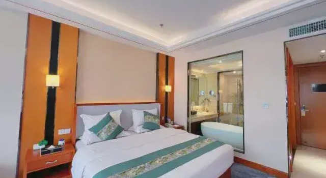 Hongyuehu Hotel, Rezerwuj Hotel Hotele w Qujing z parkingiem, Parking