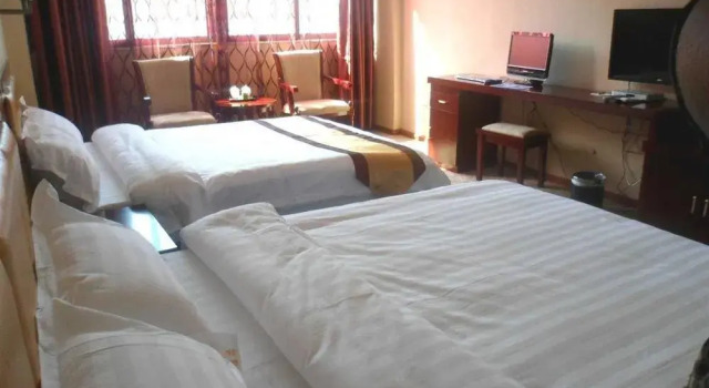 Lano Hotel Yunnan Chunxiong Lufeng Country Yuanchuang International, Rezervați Hotel Hoteluri în Jinshan cu parcare, Parcare