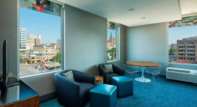 Двухместный люкс Aloft by Marriott Milwaukee Downtown