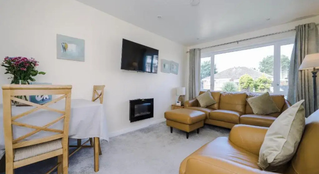 Buttercup Bungalow in Blackpool, Book Hotel Blackpool Lancashire