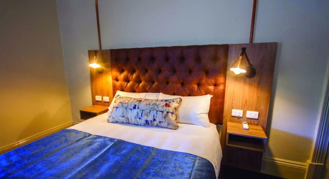 Четырёхместный семейный номер Standard Pretoria Hotel