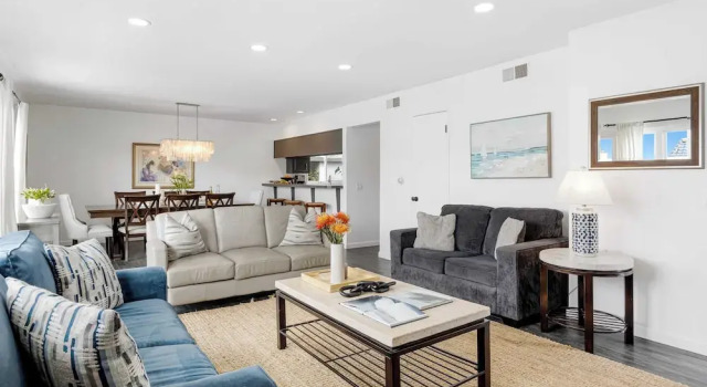Topside Newport by AvantStay, Забронировать Дом для отпуска Отели Ньюпорт-Бич с парковкой, рядом с Balboa Peninsula Beaches, Парковка