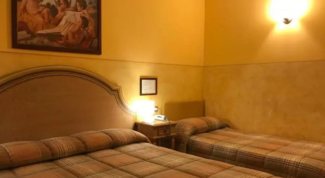 Standard- tredobbelt værelse Hotel Berti