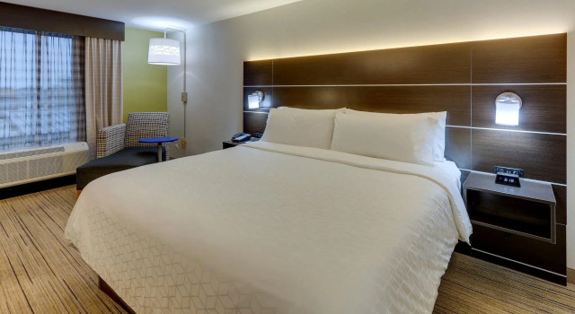 Двухместный номер Standard Holiday Inn Express & Suites Troy by IHG