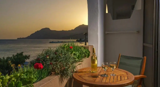 Трёхместный номер Standard с частичным видом на море Alianthos Beach Hotel