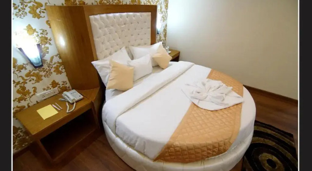 Полулюкс с видом на горы Grand Krisa Resort & SPA, Manali Experience Luxury With all Weather ACs in Every Room