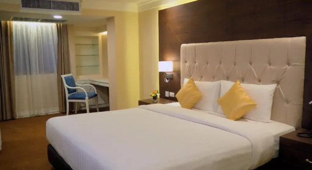 Полулюкс Kingston Suites Bangkok