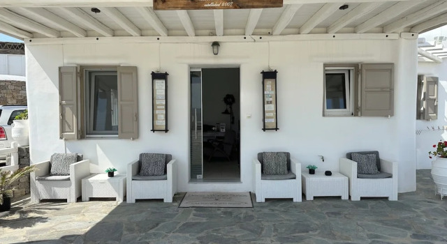 Eleni's Village Suites