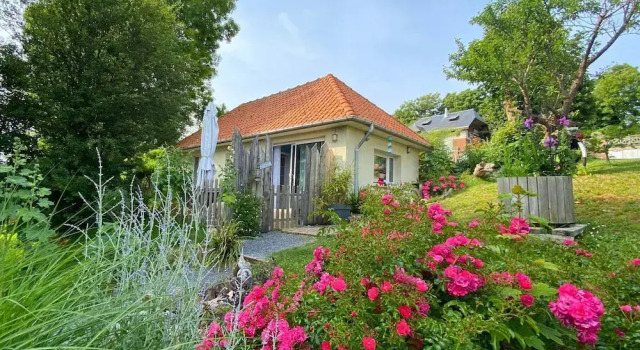 Коттедж Holiday Home in Criel sur Mer With Balcony