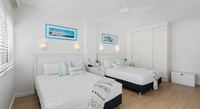 Четырёхместный номер Standard с балконом Coral Sea Resort