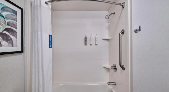 Номер Standard с балконом Hampton Inn & Suites Hermosa Beach