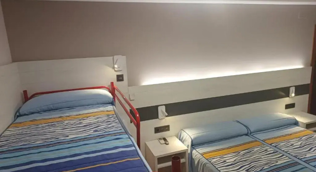 Четырёхместный номер Standard Hostal Restaurante El Castillo