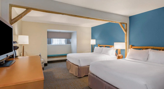 Четырёхместный номер Standard Holiday Inn Resort The Lodge at Big Bear Lake by IHG