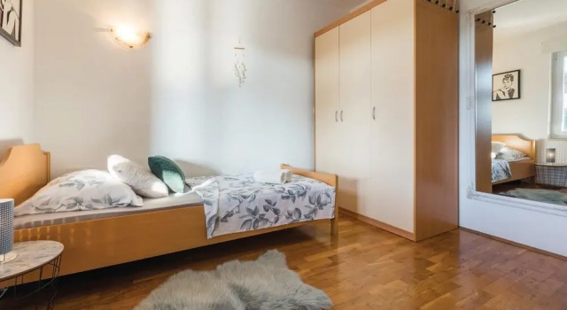 Beautiful Home in Savudrija With Wifi and 3 Bedrooms, Book Hotel Hoteller i Laura med parkering, Parkering