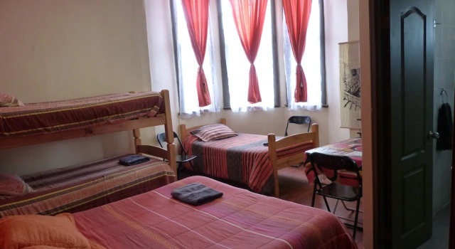 Пятиместный номер Standard Hostal Residencia Blest Gana