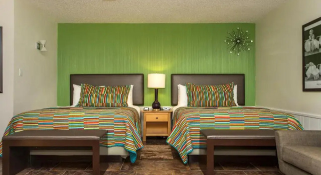 Четырёхместный номер Executive Desert Riviera Hotel