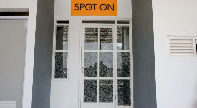 Spot on 1704 Roemah C9 Residence