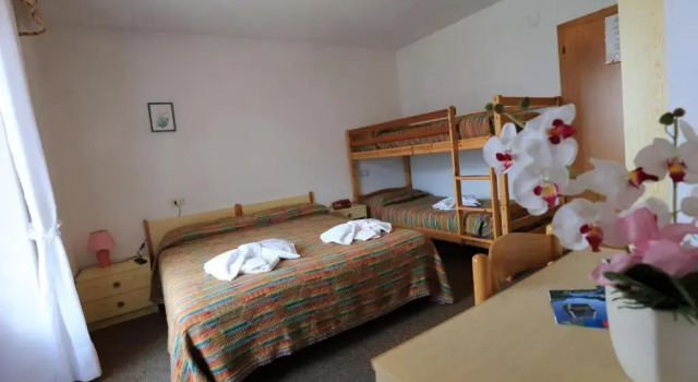 Четырёхместный номер Standard Hotel Aurora
