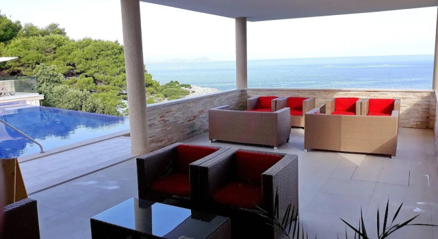 Трёхместный номер Comfort с балконом Villa Mirosa